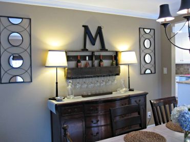 Doesn't this wall scream for two chairs? One day. 