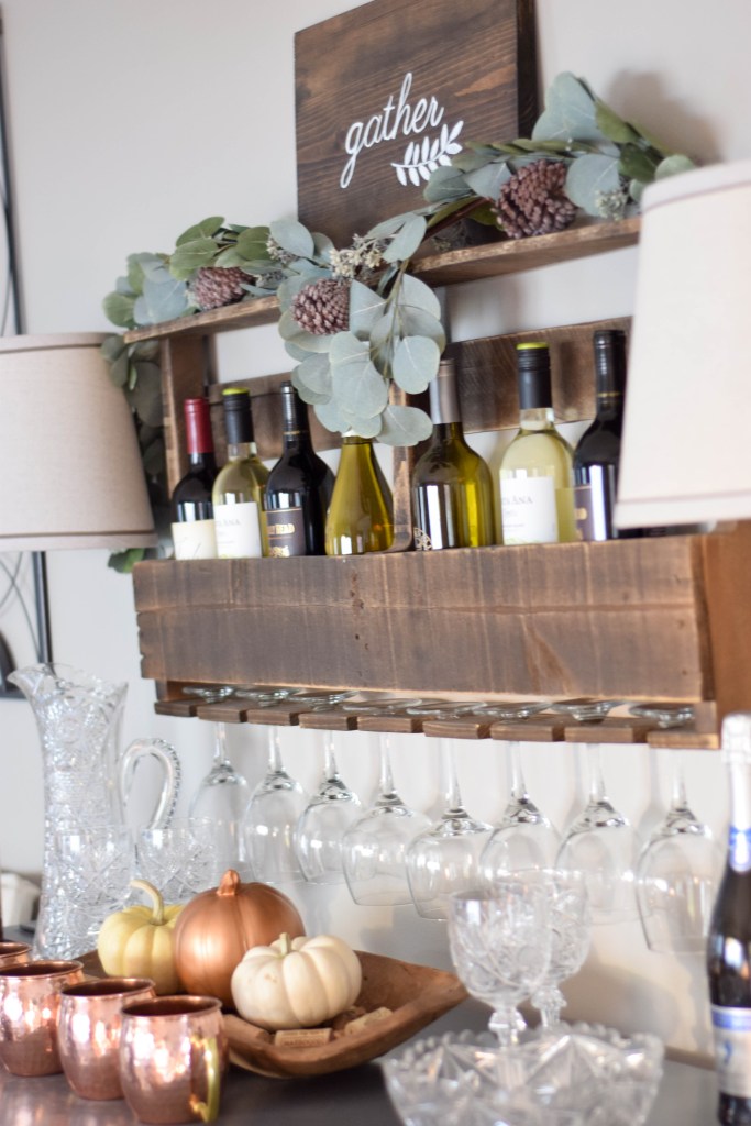 Natural Thanksgiving Tablescape #thanksgiving #tablescape #thanksgivingtable #cetnerpiece #farmhousedecor